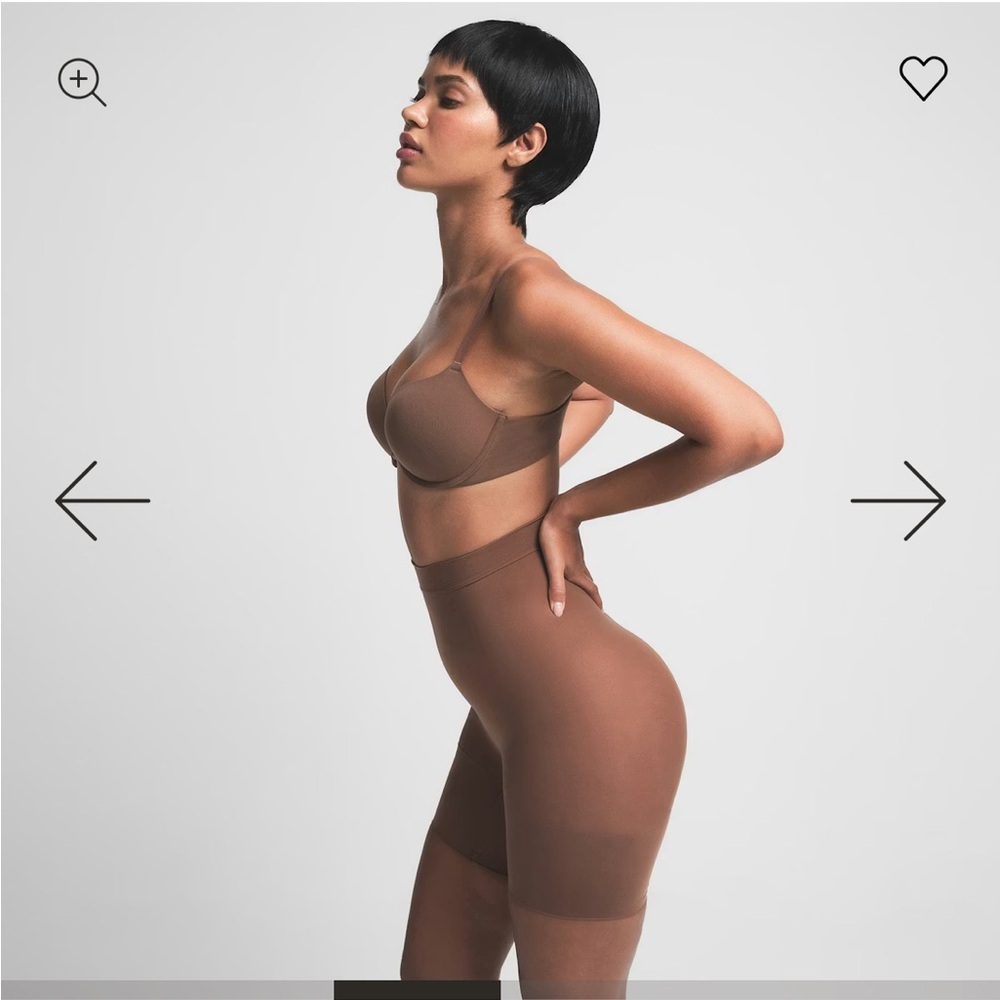 SKIMS Everyday Sculpt Mid thigh Short Shapwear -M